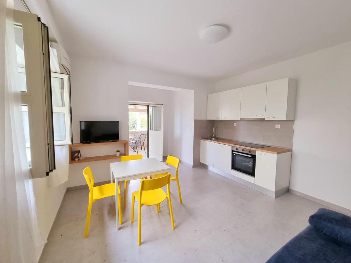 Apartments Iskra Duce Exterior photo
